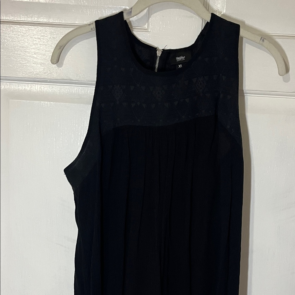 Wassio Black Sleeveless top